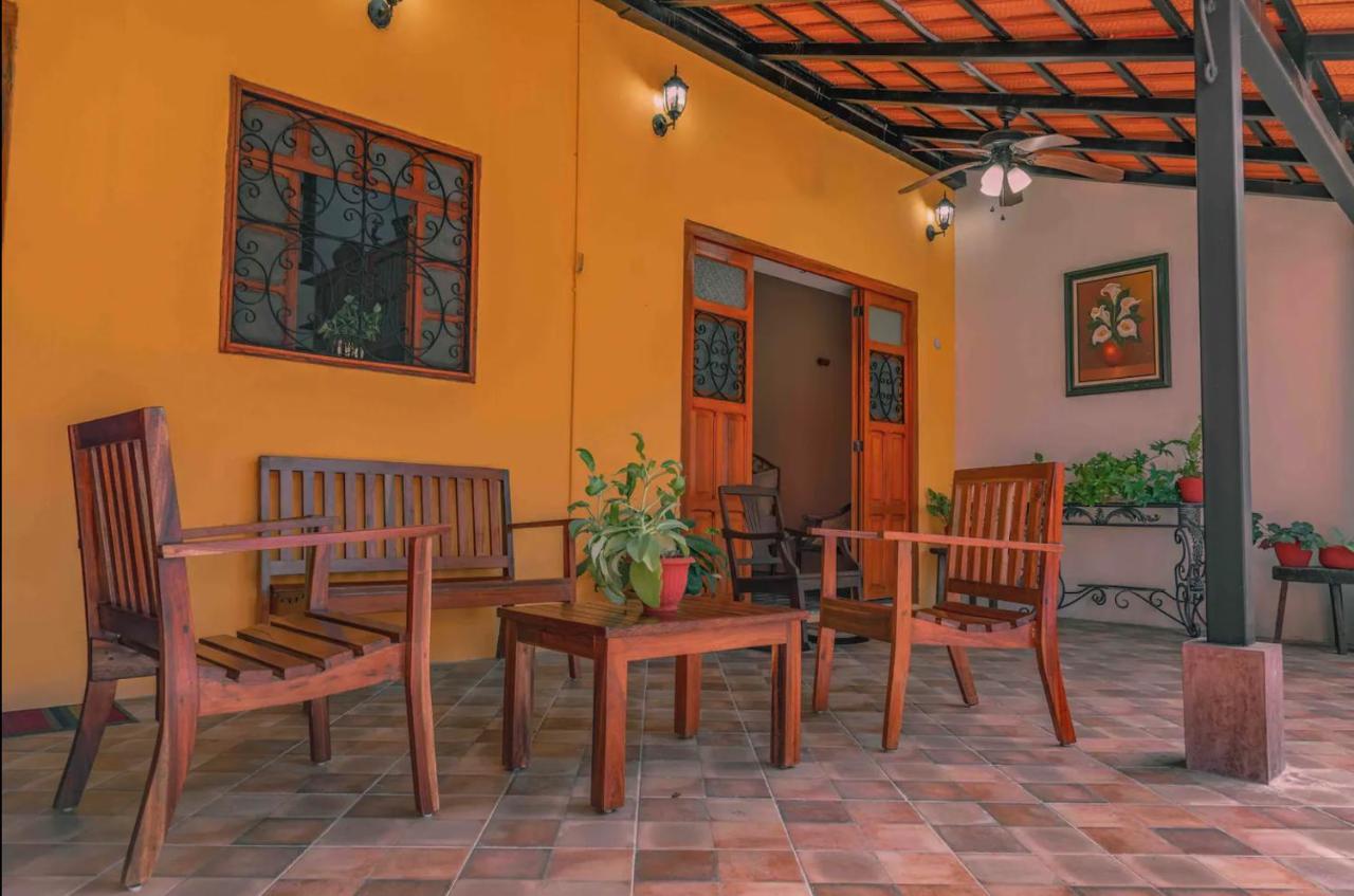 Casa Vicenta Izamal Hotel Exterior photo